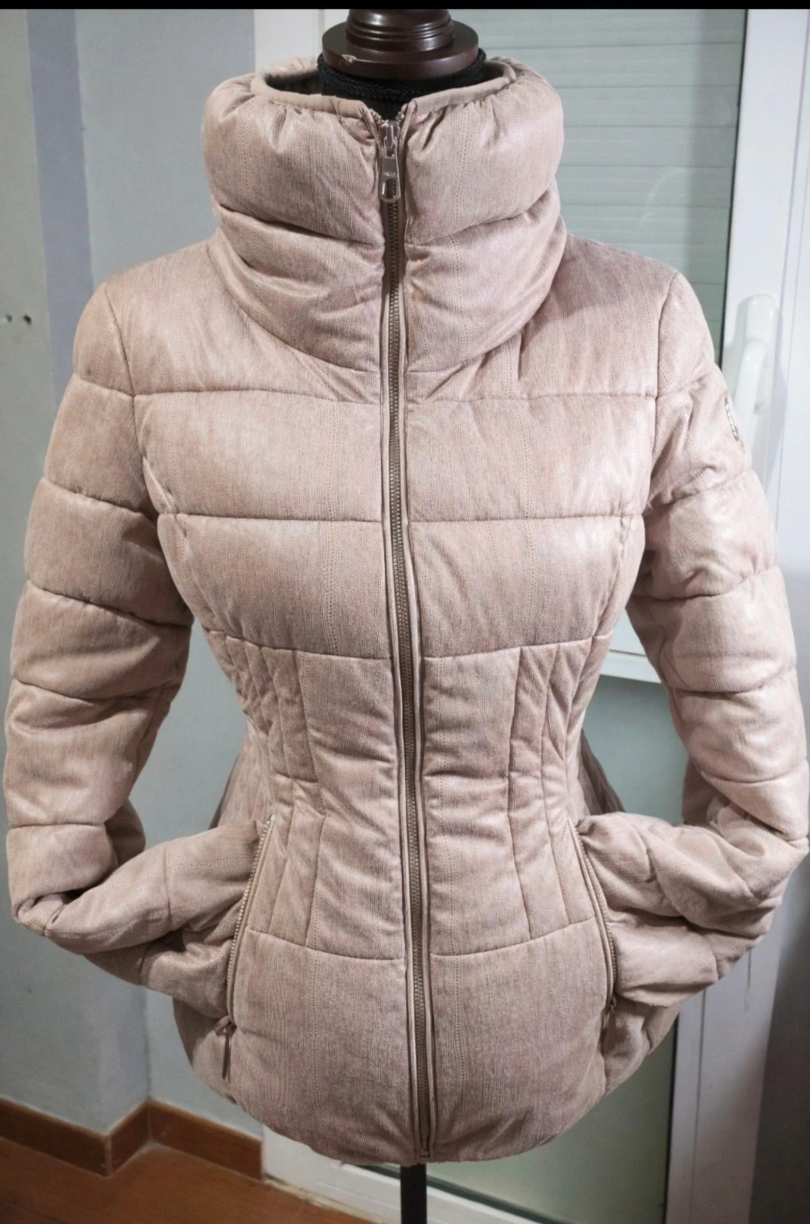 🔥 Guess chaqueta original NUEVA – beige elegante entallada – talla M – photo 4